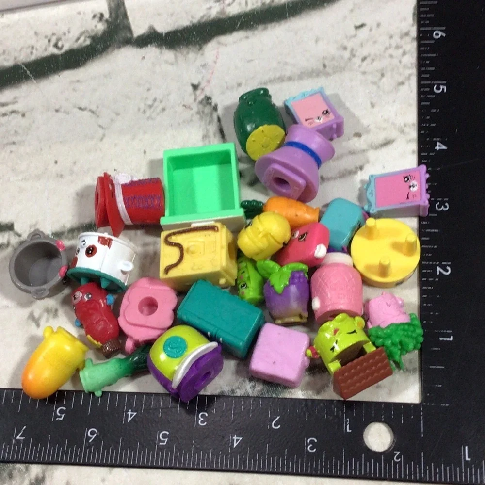 Shopkins Mini Figures Assorted Mixed‎ Lot Of 25 By Moose Toys